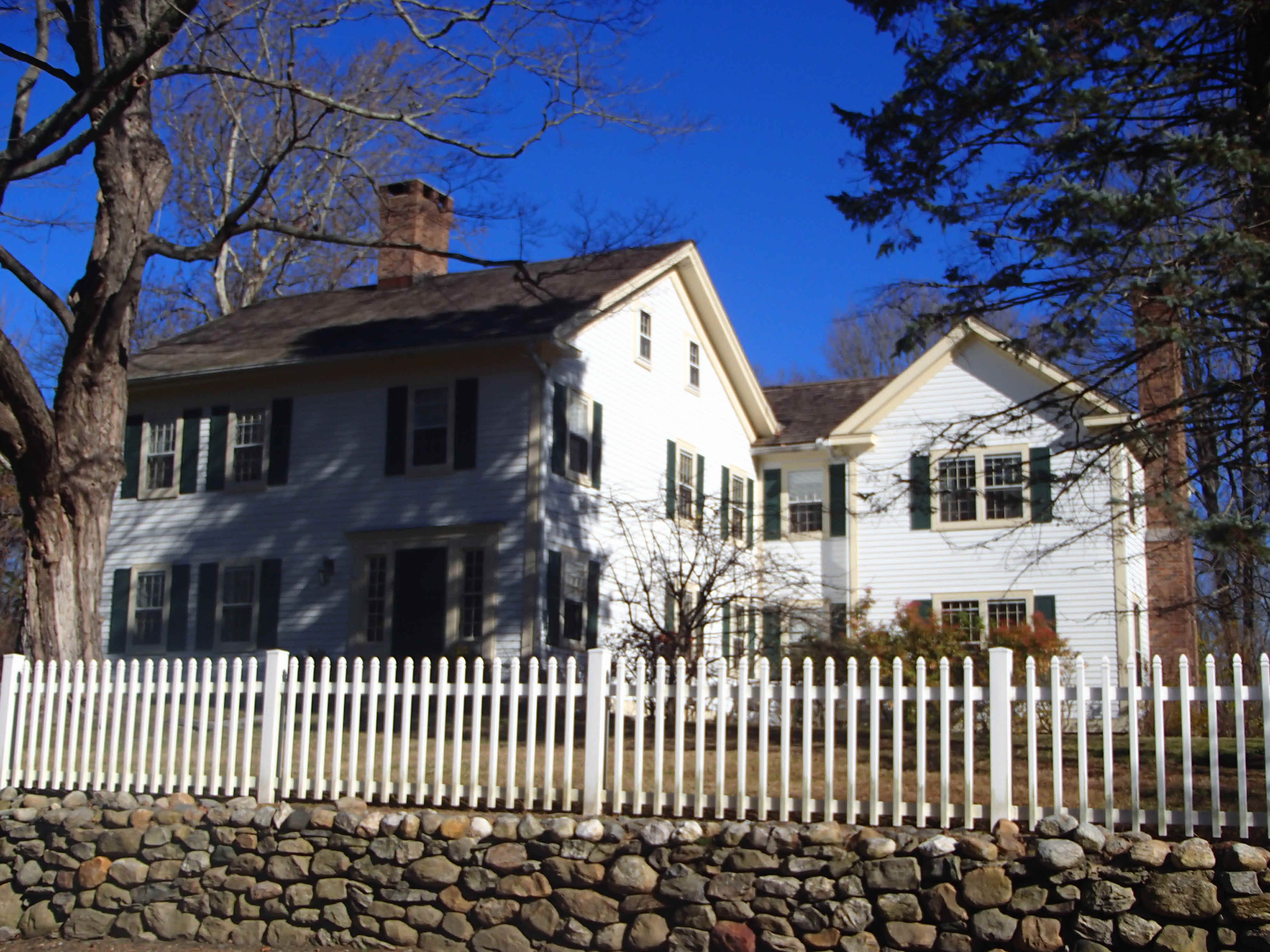 Building photograph for 100 HUT HILL RD